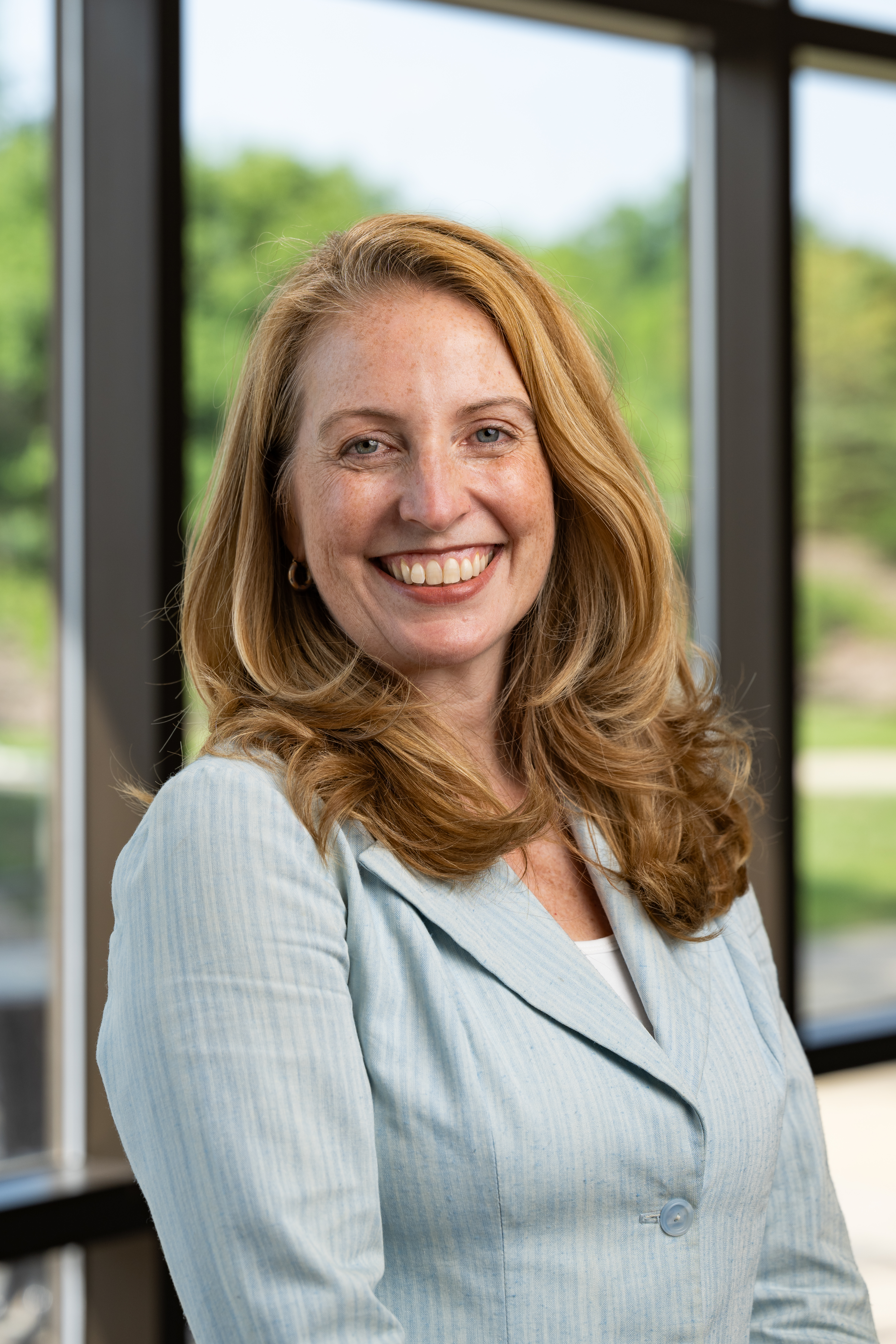Cynthia Ewell Foster Headshot